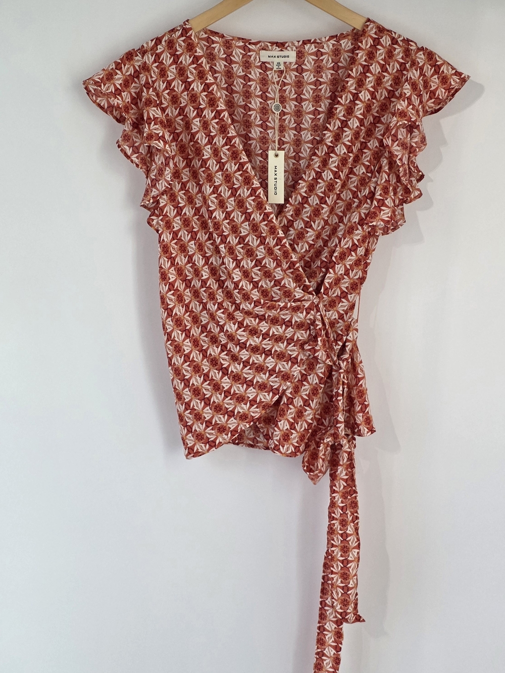 Max Studio Redish Orange Floral Surplice Faux Wrap Blouse w/ Ruffle Sleeves XS